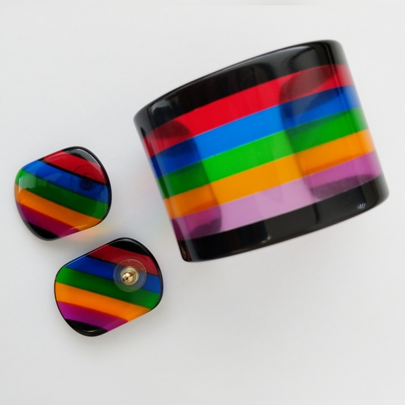 80's Vintage Transparent Rainbow Cuff & Earring set - Picture 7 of 16